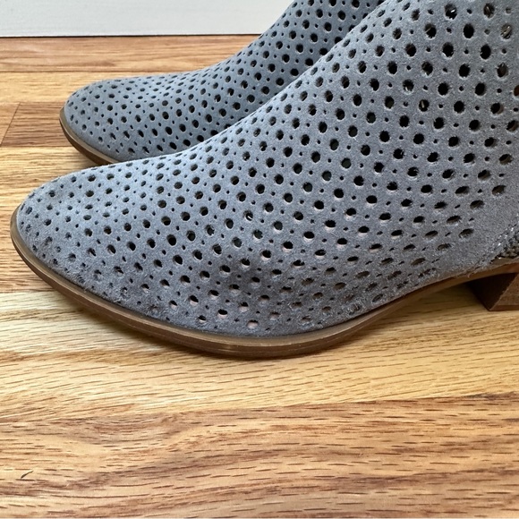 Lucky Brand Dark Stone Nubuck Suede Perforated Basel Ankle Booties Women’s 7.5 - Picture 8 of 8